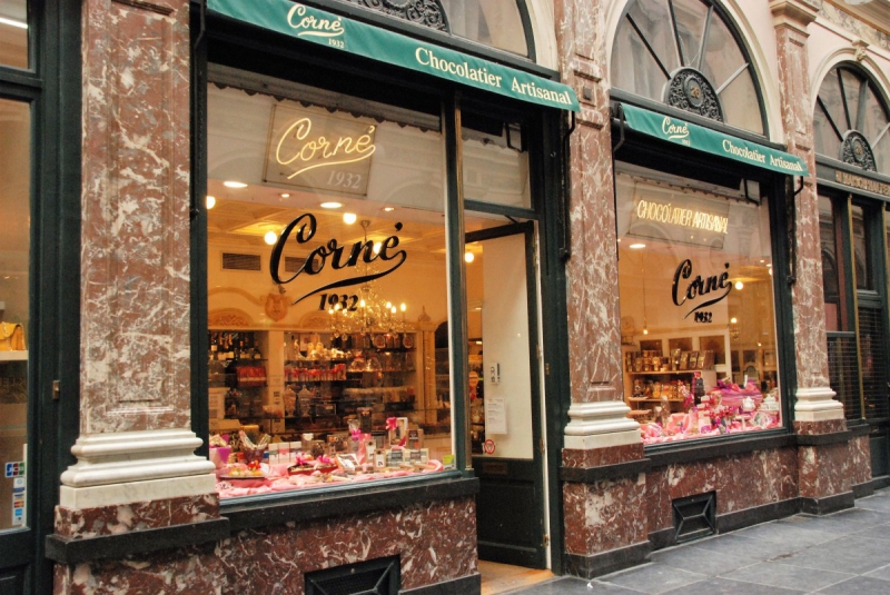 chocolaterie-LA CADIERE D AZUR-min_chocolate_chocolaterie_shop_luxury_chic_gallery_brussels_belgium-558146